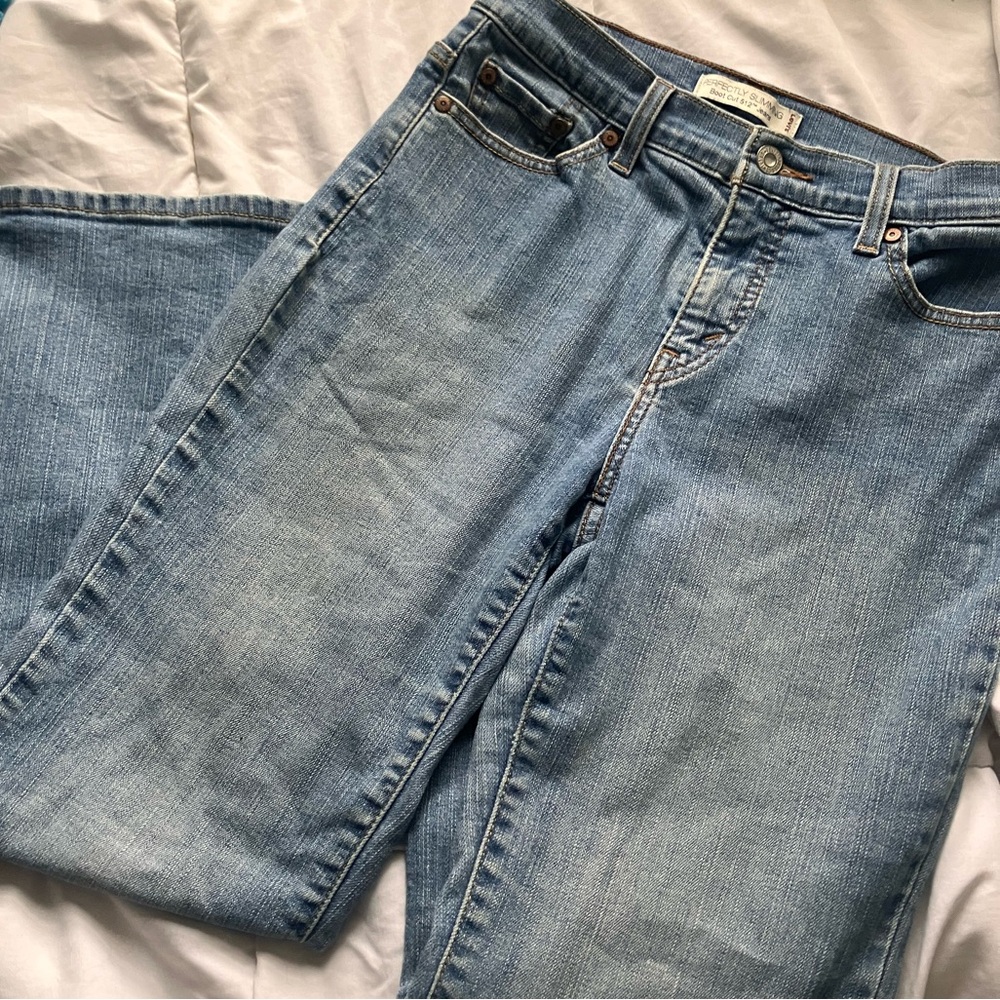 Levi bootcut jeans 2000 like low rise/mid rise
